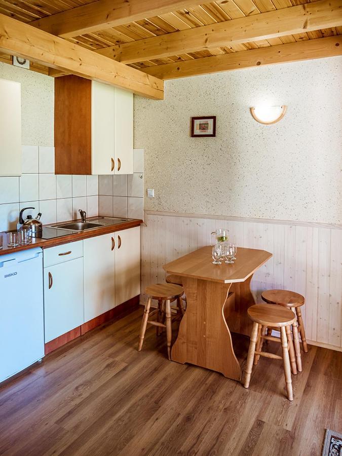 U Sylwi Domki Drewniane Trzęsacz Exterior foto